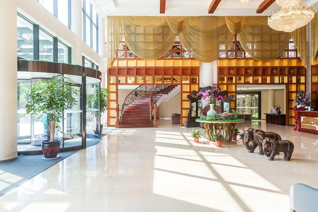 Suzhou Phoenix Hotspring Resort Zhangjiagang Exterior foto