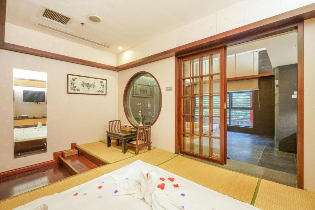 Suzhou Phoenix Hotspring Resort Zhangjiagang Exterior foto